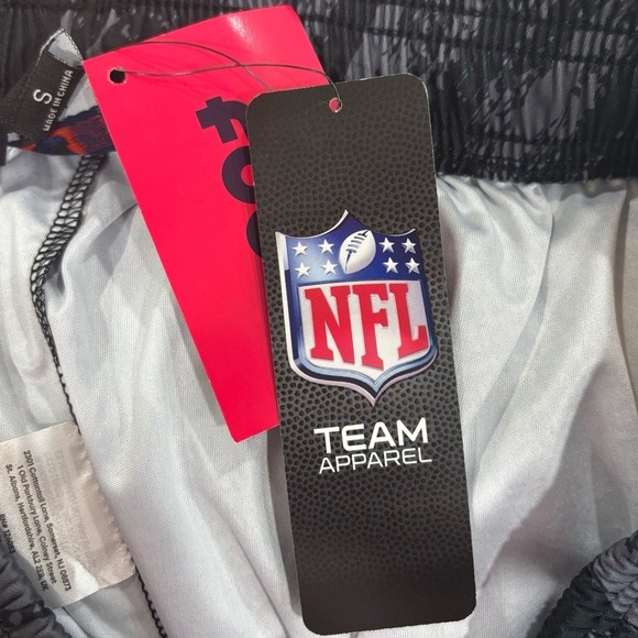 NWT NFL FOCO Steelers Shorts Mens Size Small - Picture 4 of 4